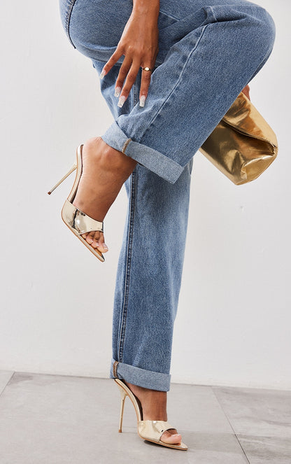 https://cdn-img.prettylittlething.com/d/7/e/4/d7e44733b26cc0f82400e1036534f9897c5572d4_cna2442_2.jpg