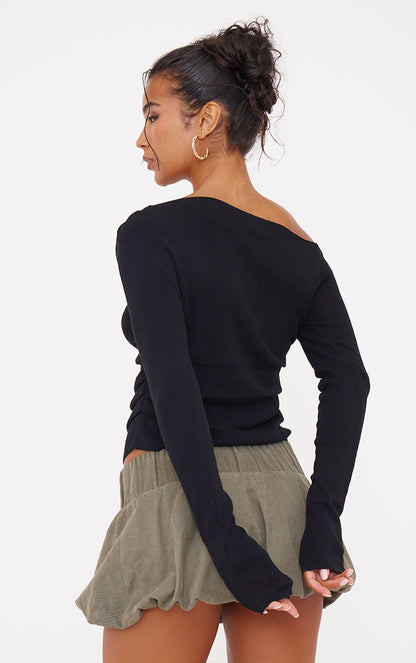 https://cdn-img.prettylittlething.com/e/4/d/1/e4d1a8aee59e05e66deaa8f3a4b9d4a039f58365_cnj9177_2.jpg