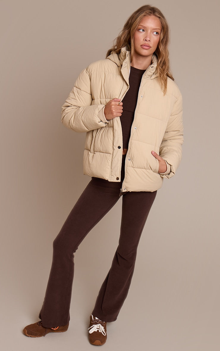 https://cdn-img.prettylittlething.com/e/4/d/f/e4df47dca393a2e78f775d3385298b4e35190fb2_CNN9886_3_stone_hooded_puffer_jcket.jpg